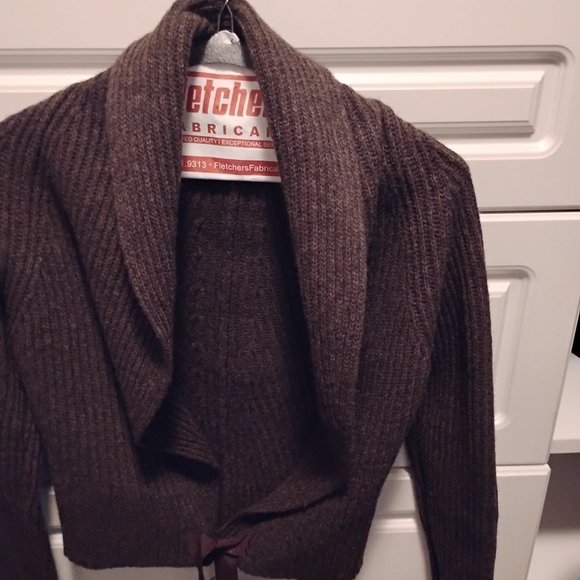 Gorgeous Lambswool Wrap Sweater - Picture 2 of 4